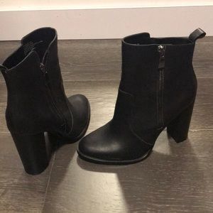 Steve Madden heeled booties. Size 7